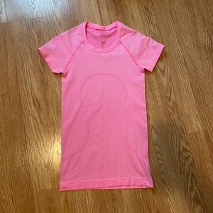 Lululemon swiftly tech short sleeve